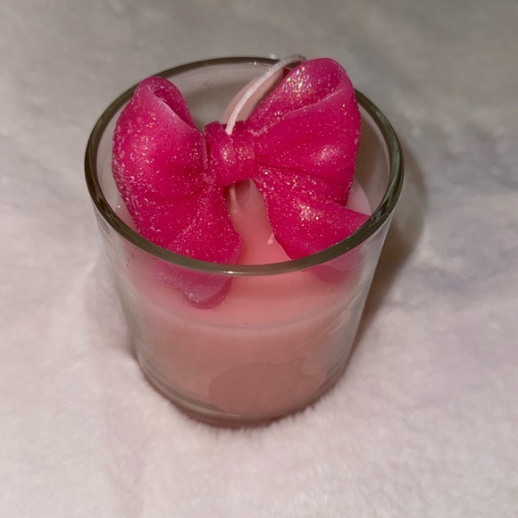 NEW Sincerely Jules Home Pink Glitter Bow Christmas 3D Candle - Picture 2 of 4